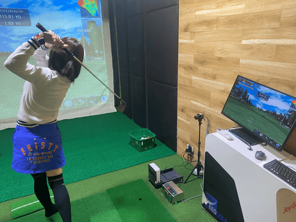 川崎カントリー倶楽部のシミュレーションゴルフ練習